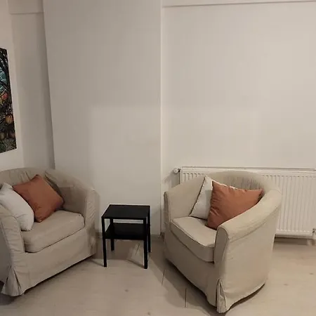 アパート 1 Min To Metro, Cosy Flat For 8 Guests, 1st Floor イスタンブール