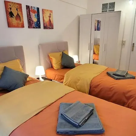 1 Min To Metro, Cosy Flat For 8 Guests, 1st Floor イスタンブール