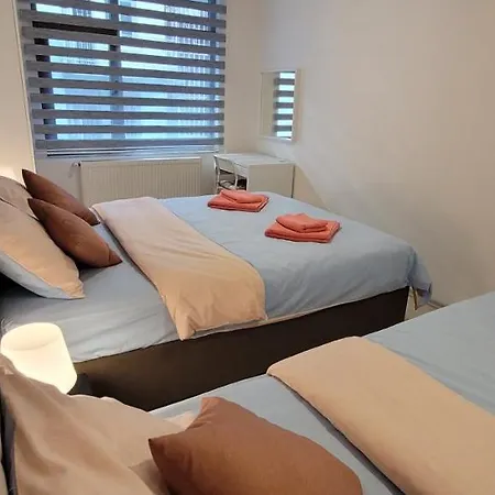 Διαμέρισμα 1 Min To Metro, Cosy Flat For 8 Guests, 1st Floor