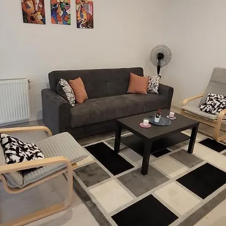 1 Min To Metro, Cosy Flat For 8 Guests, 1st Floor * Стамбул