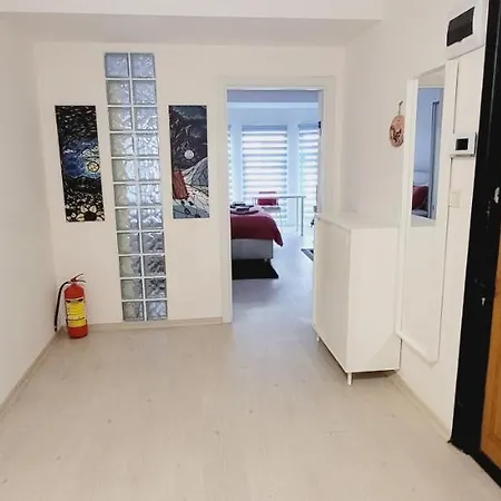 1 Min To Metro, Cosy Flat For 8 Guests, 1st Floor * Κωνσταντινούπολη