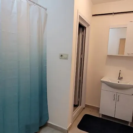 Апартаменты 1 Min To Metro, Cosy Flat For 8 Guests, 1st Floor Стамбул